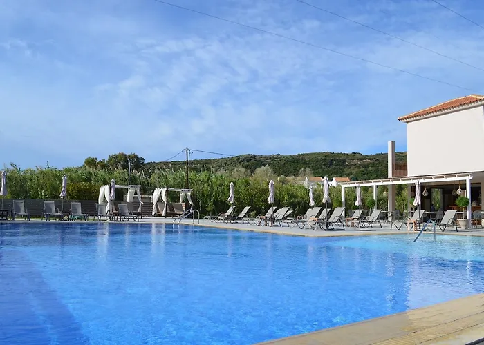 Aligis Aparthotel 4*